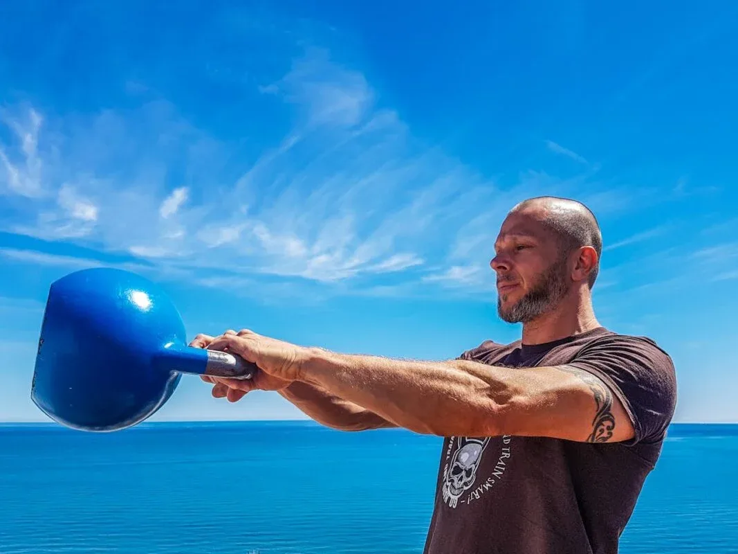You are currently viewing Strength Training and Functional Training: Unveiling the Differences