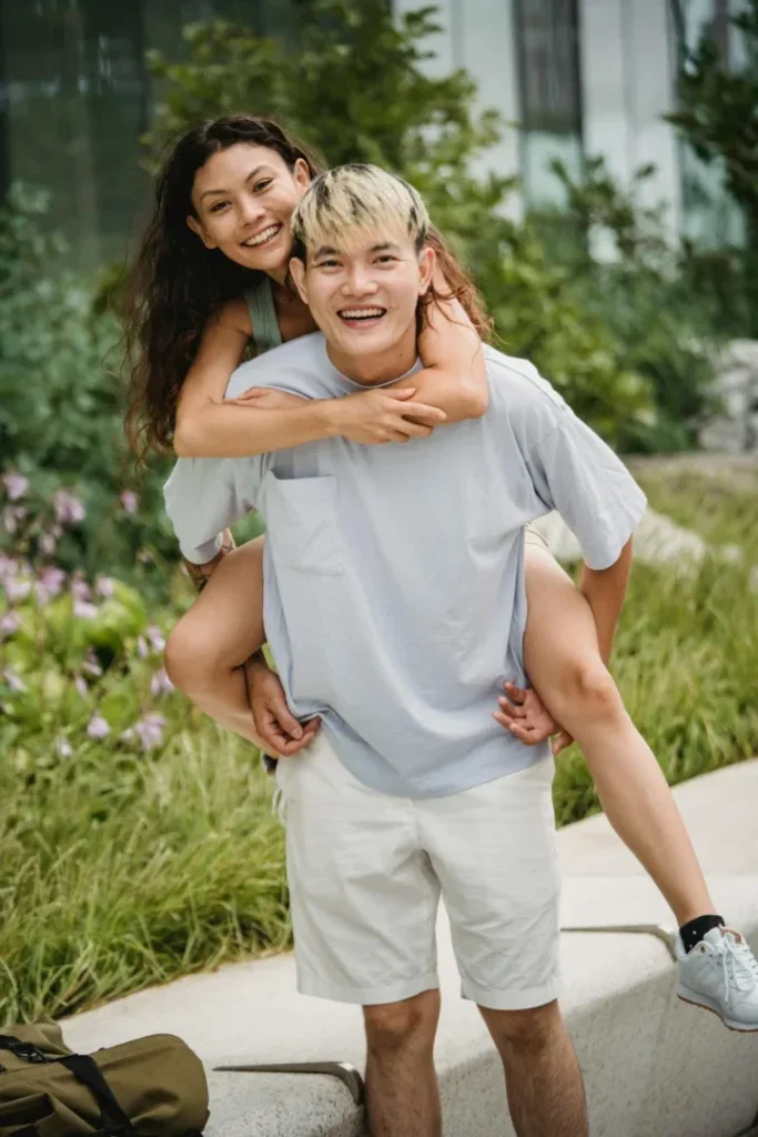 7 Powerful Strategies to Lose Weight Fast and Effectively 9 smiling man carrying smiling woman