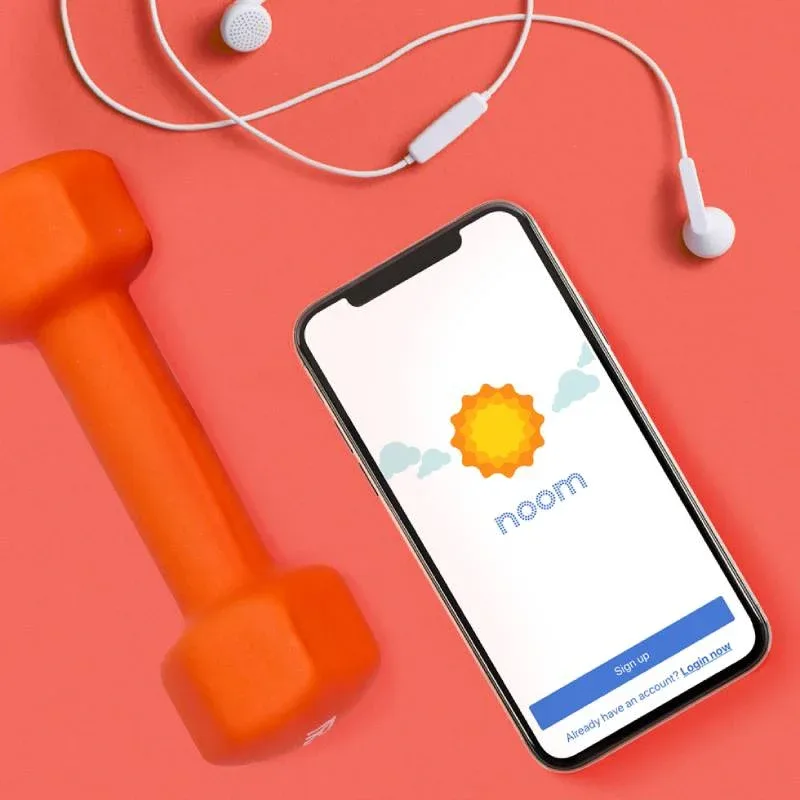 Top Weight Loss Apps of 2024: Discover the Best Tools for Your Fitness Journey 3 image of Noom app
