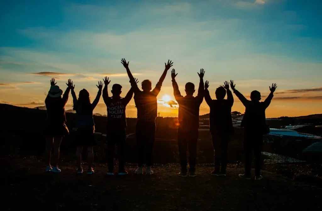 The Easy Way to Lose Weight Fast for Beginners: 7 Powerful Steps to Success 8 group fitness at sunrise