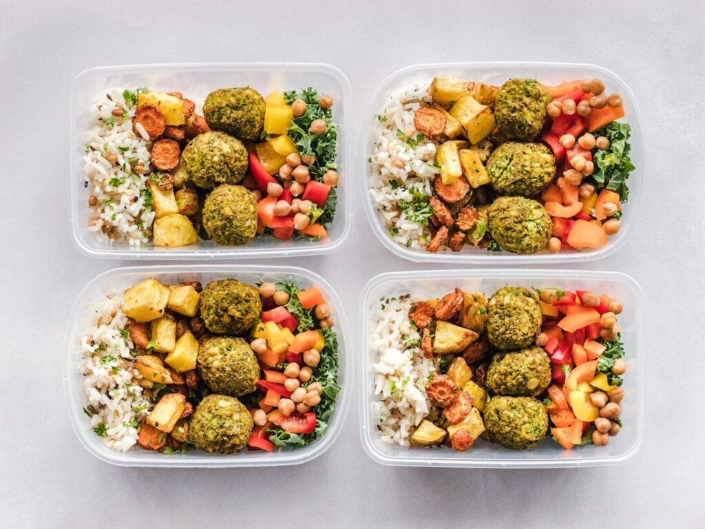 10 Powerful and Simple Weight Loss Tips for Busy People 2 simple weight loss tips for busy people - image examples of go bowls for health proteins veggies and carbs