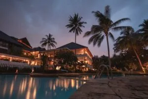 Read more about the article 7 Powerful Hotel Workouts Without Equipment to Keep You Fit on the Go!