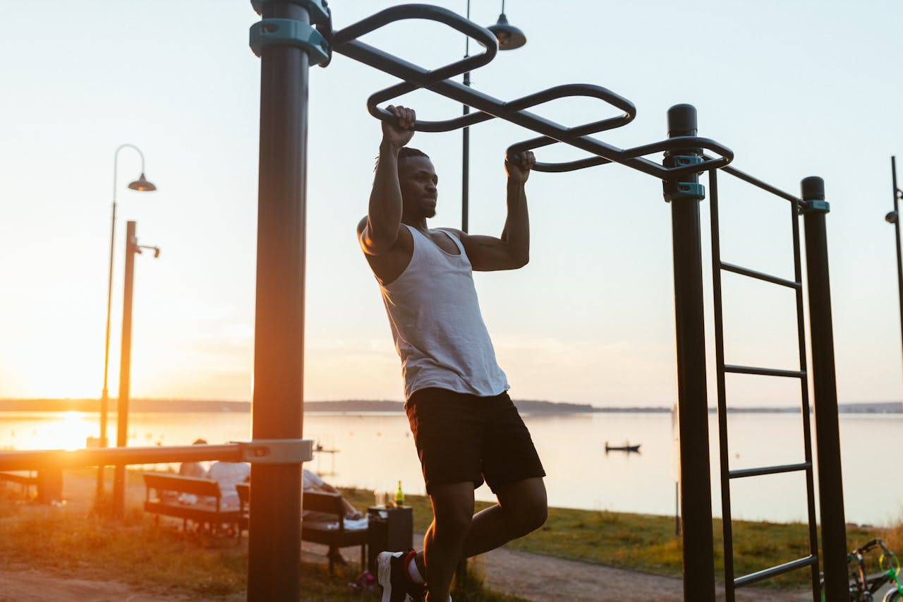 You are currently viewing 3 Powerful Calisthenics Exercises: Why Push-Ups, Pull-Ups, and Squats Are All You Need