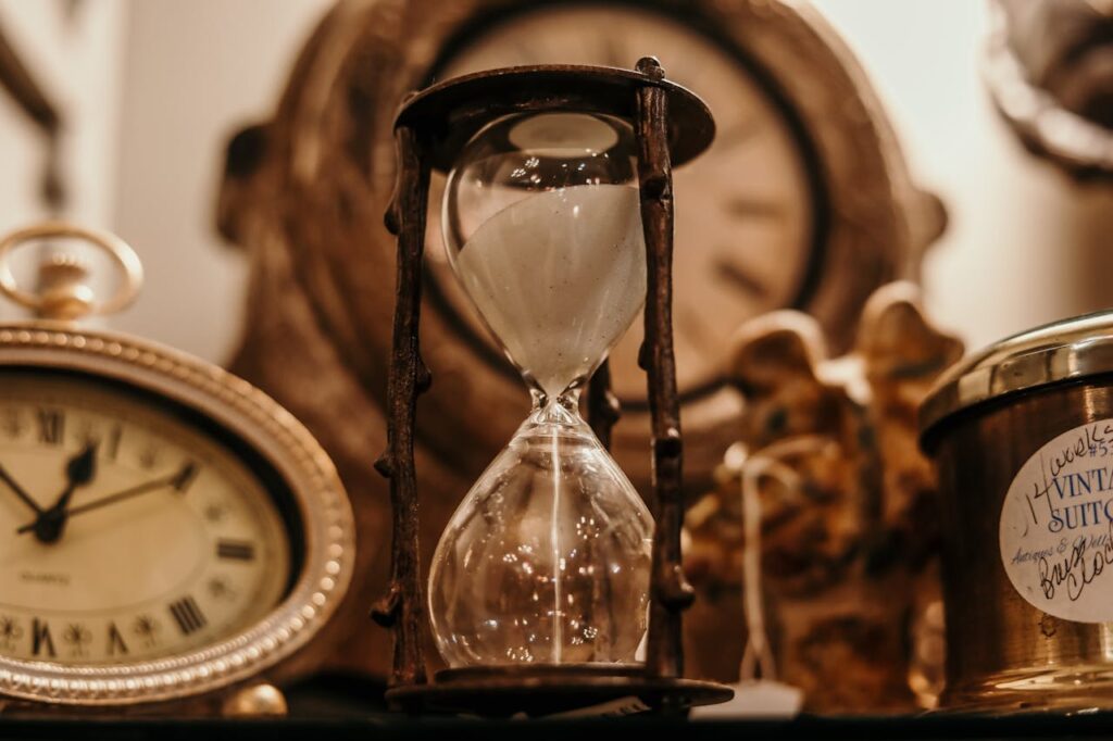 Intermittent Fasting: 5 Powerful Steps on How to Lose Belly Fat Fast 2 intermittent fasting image of a clock indicating that time must be tracked to fast accurately