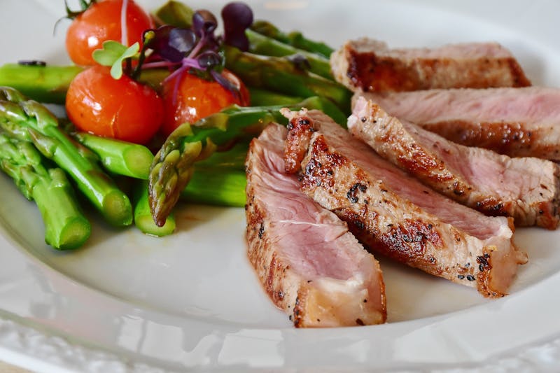 How to Get Lean and Stay Lean: 7 Powerful Strategies for Lasting Results 6 image of a plate of food demonstrating A balanced meal with appropriate portions of protein, vegetables, and healthy fats